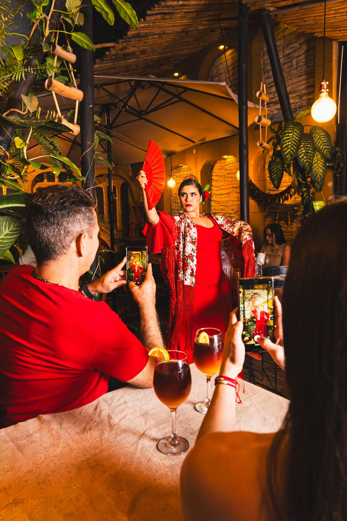 Noche de flamenco y cocina española · Casa Paella