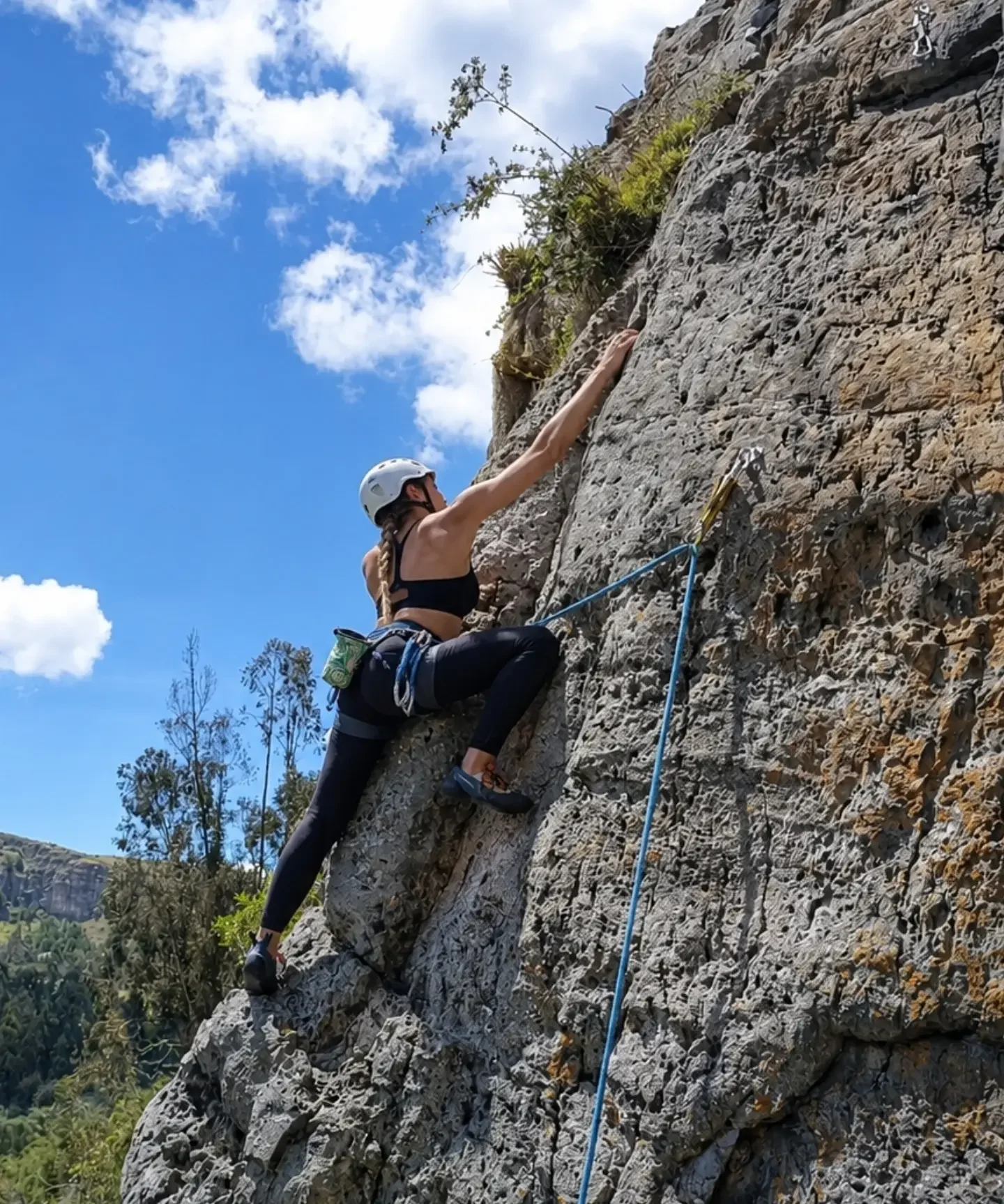 Primera escalada en Rocas de Suesca · Aventura Travel Colombia