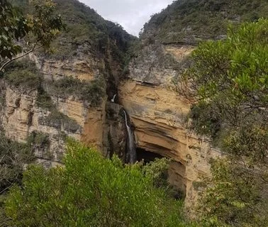 Cueva y Cascada del Hayal